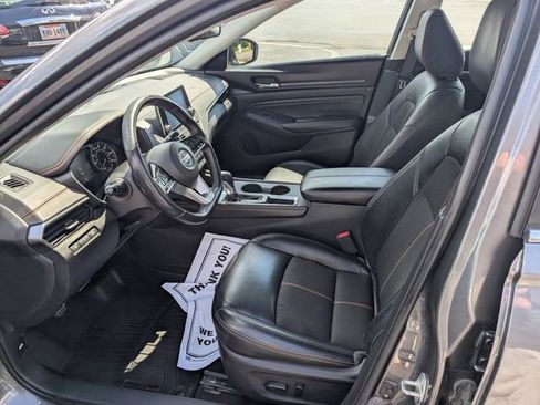 Used 2020 Nissan Altima 2.5 SR FWD image 13