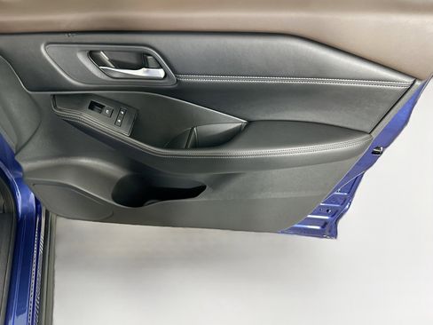 Used 2022 Nissan Rogue SV w/ SV Premium Package image 31