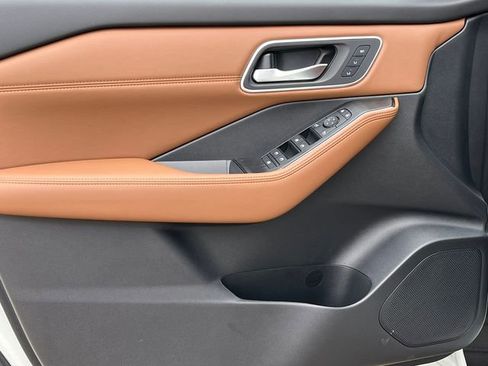 New 2026 Nissan Rogue Platinum AWD/4WD image 12