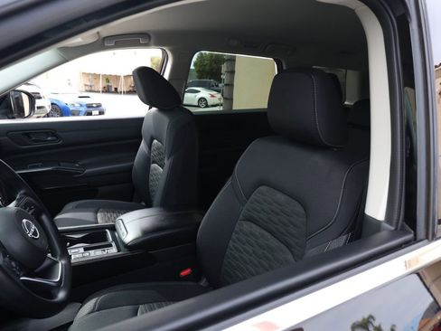 Used 2025 Nissan Pathfinder S w/ Cargo Package image 15