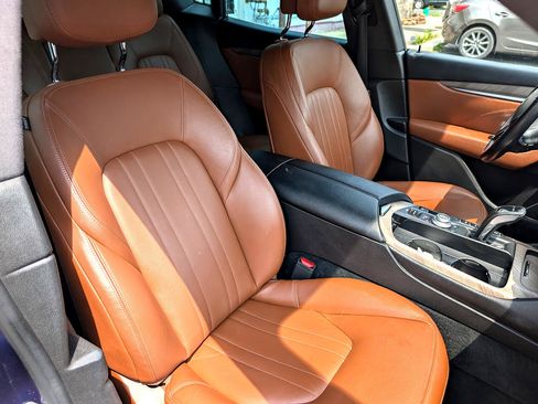 Used 2019 Maserati Levante image 19