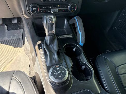 Used 2023 Ford Bronco Wildtrak AWD/4WD image 23