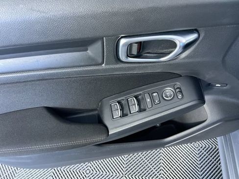 Used 2023 Honda Civic Sport image 14