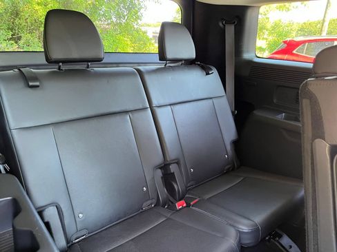 Used 2025 Hyundai Santa Fe SEL FWD image 30