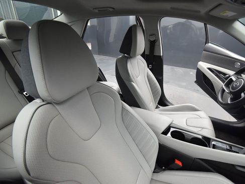 Used 2022 Hyundai Elantra Limited image 17