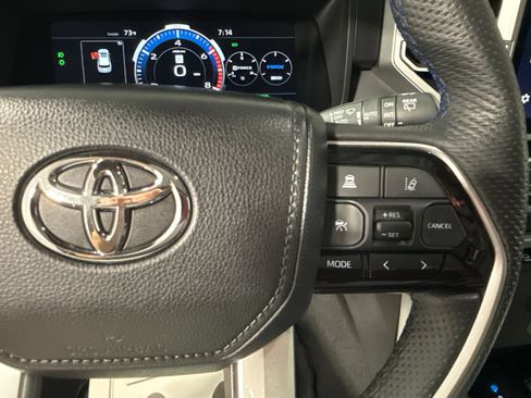 Used 2025 Toyota Sequoia Platinum AWD/4WD image 42