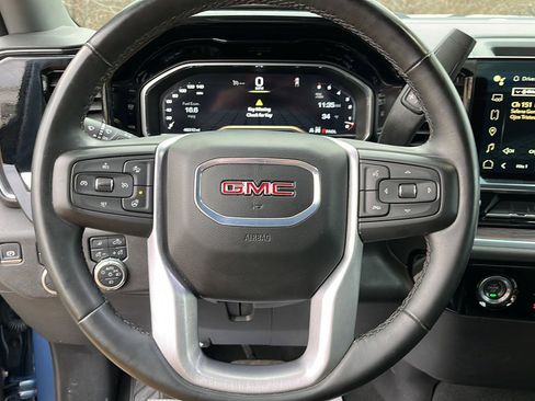Used 2024 GMC Sierra 1500 SLT image 14