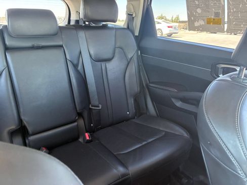 Used 2024 Kia Sorento S AWD/4WD image 40