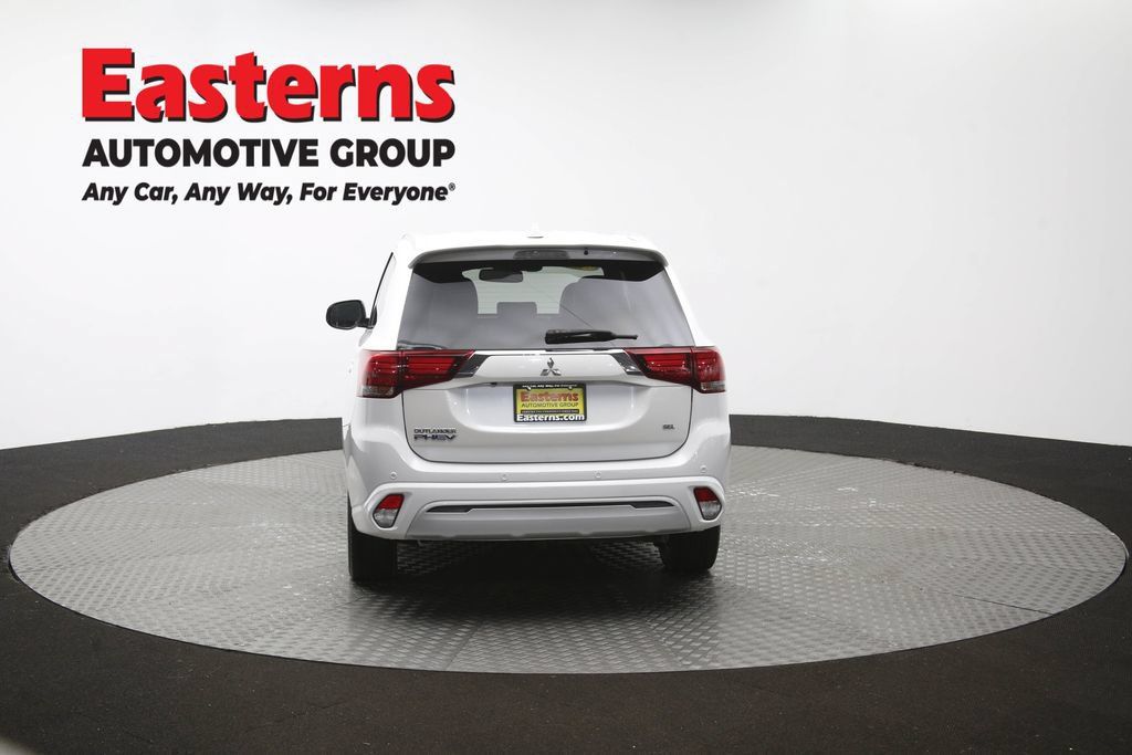 Used 2020 Mitsubishi Outlander SEL AWD/4WD image 38