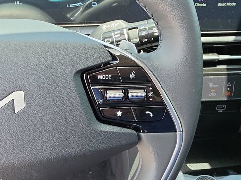 New 2026 Kia Niro SX Touring FWD image 32
