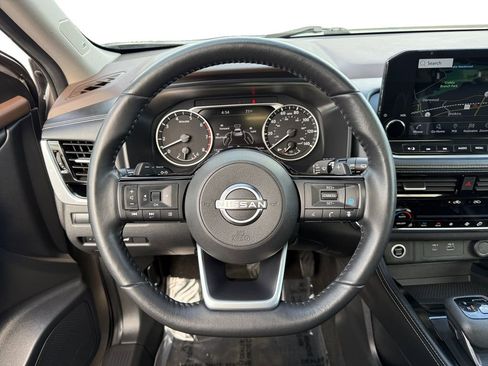 Used 2023 Nissan Rogue SL w/ SL Premium Package image 12