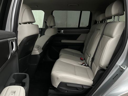 Used 2025 Hyundai Santa Fe SEL image 12