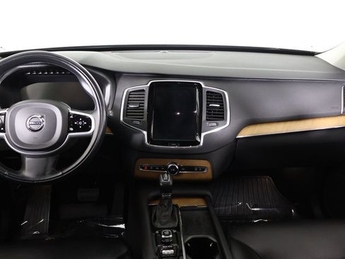 Used 2021 Volvo XC90 T6 Momentum w/ Climate Package image 43