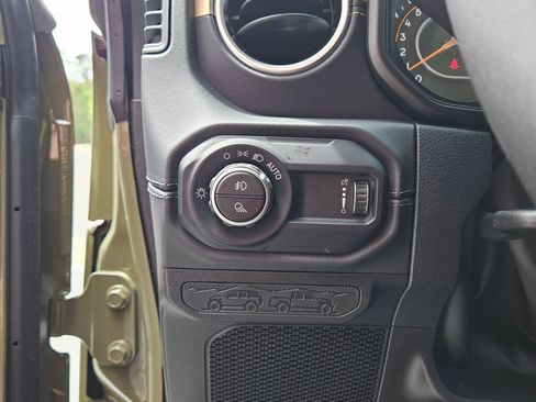 New 2026 Jeep Gladiator Sport image 18