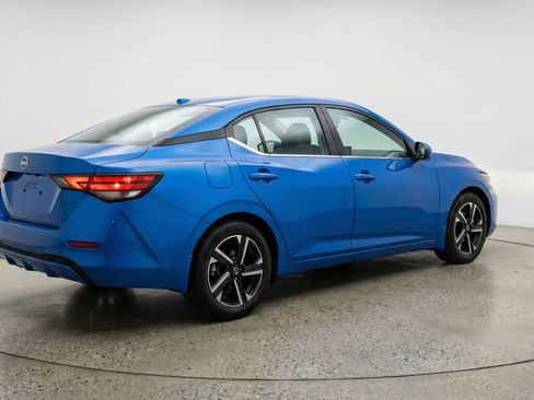 Used 2025 Nissan Sentra SV image 9