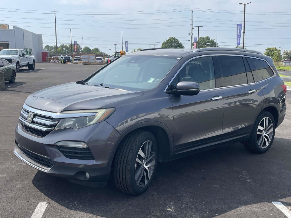 Used 2017 Honda Pilot Touring image 7