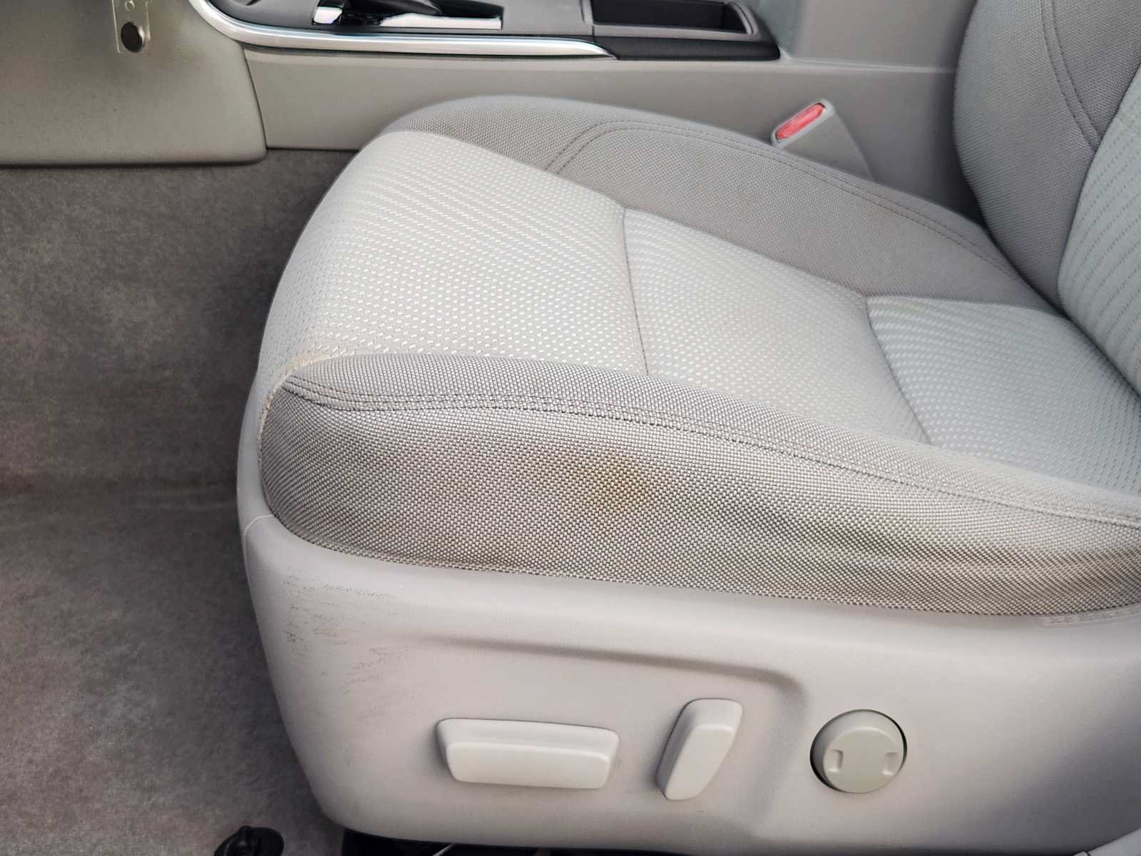 Used 2016 Toyota Camry LE FWD image 22
