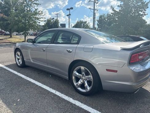 Used 2013 Dodge Charger SXT RWD image 6