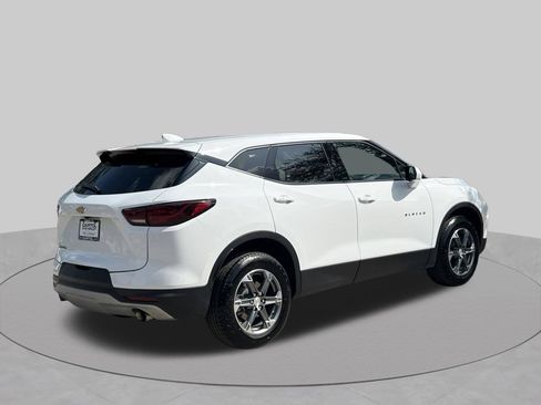 Used 2025 Chevrolet Blazer LT FWD image 5