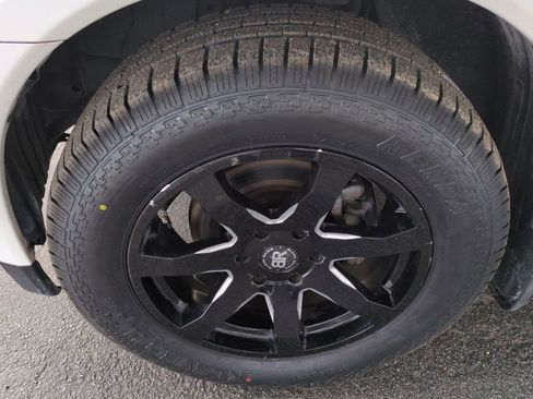 Used 2015 Nissan Armada Platinum image 10