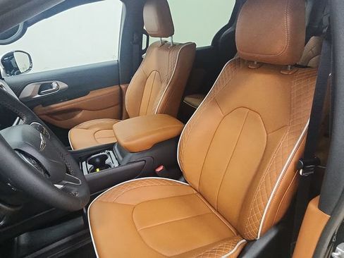 New 2026 Chrysler Pacifica Pinnacle AWD/4WD image 14