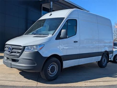 Used 2025 Mercedes-Benz Sprinter 2500 image 5