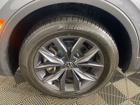 Used 2023 Volkswagen Tiguan SE AWD/4WD image 19