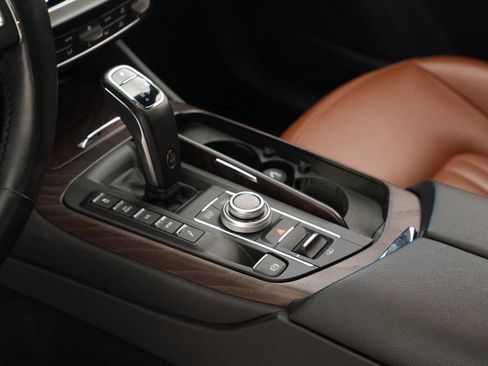Used 2022 Maserati Levante Modena AWD/4WD image 10
