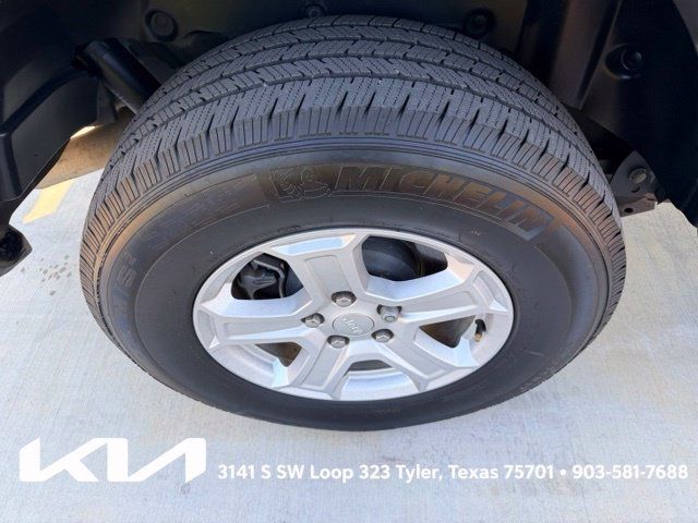 Used 2022 Jeep Wrangler Unlimited Sport AWD/4WD image 10