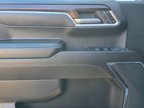 Used 2024 GMC Sierra 1500 SLT image 18