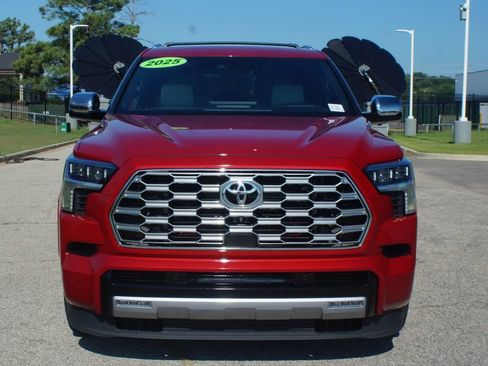 Used 2025 Toyota Sequoia Capstone AWD/4WD image 26