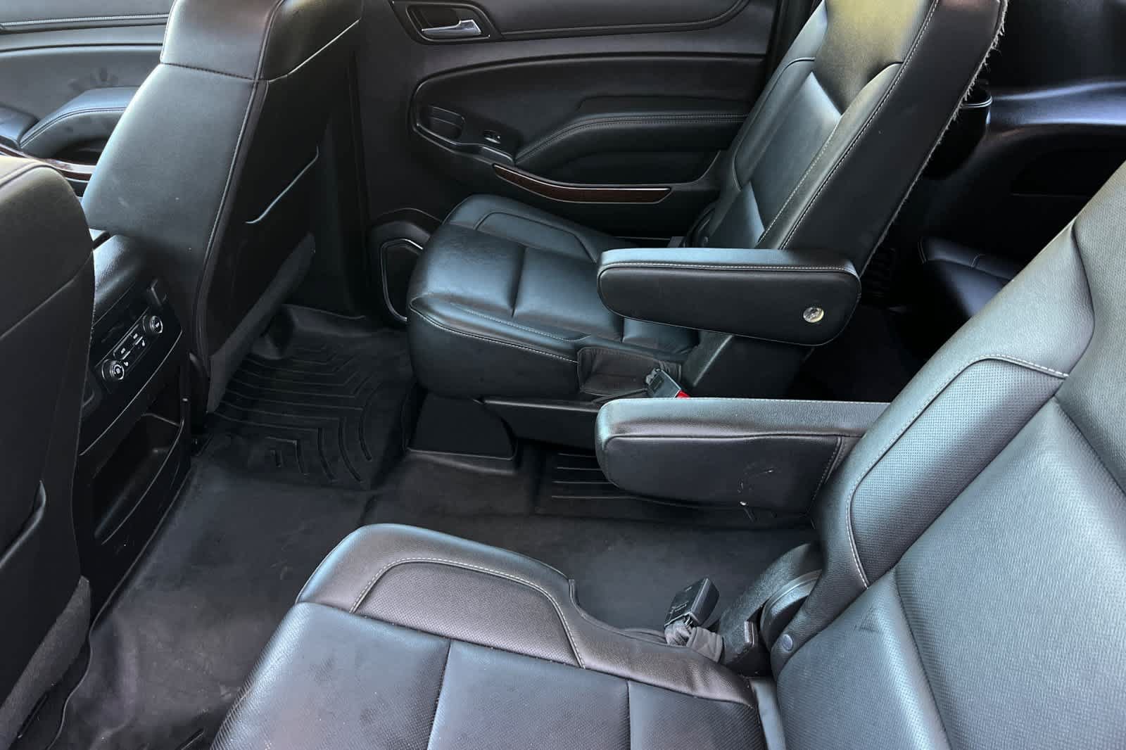 Used 2019 GMC Yukon XL SLT AWD/4WD image 5