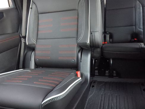 New 2026 GMC Yukon AT4 Ultimate w/ LPO, Floor Liner Package AWD/4WD image 10