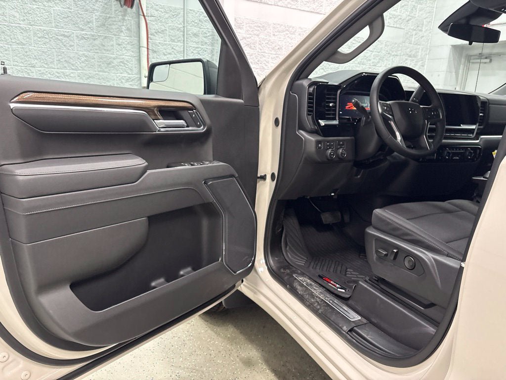 New 2026 Chevrolet Silverado 1500 RST AWD/4WD image 15