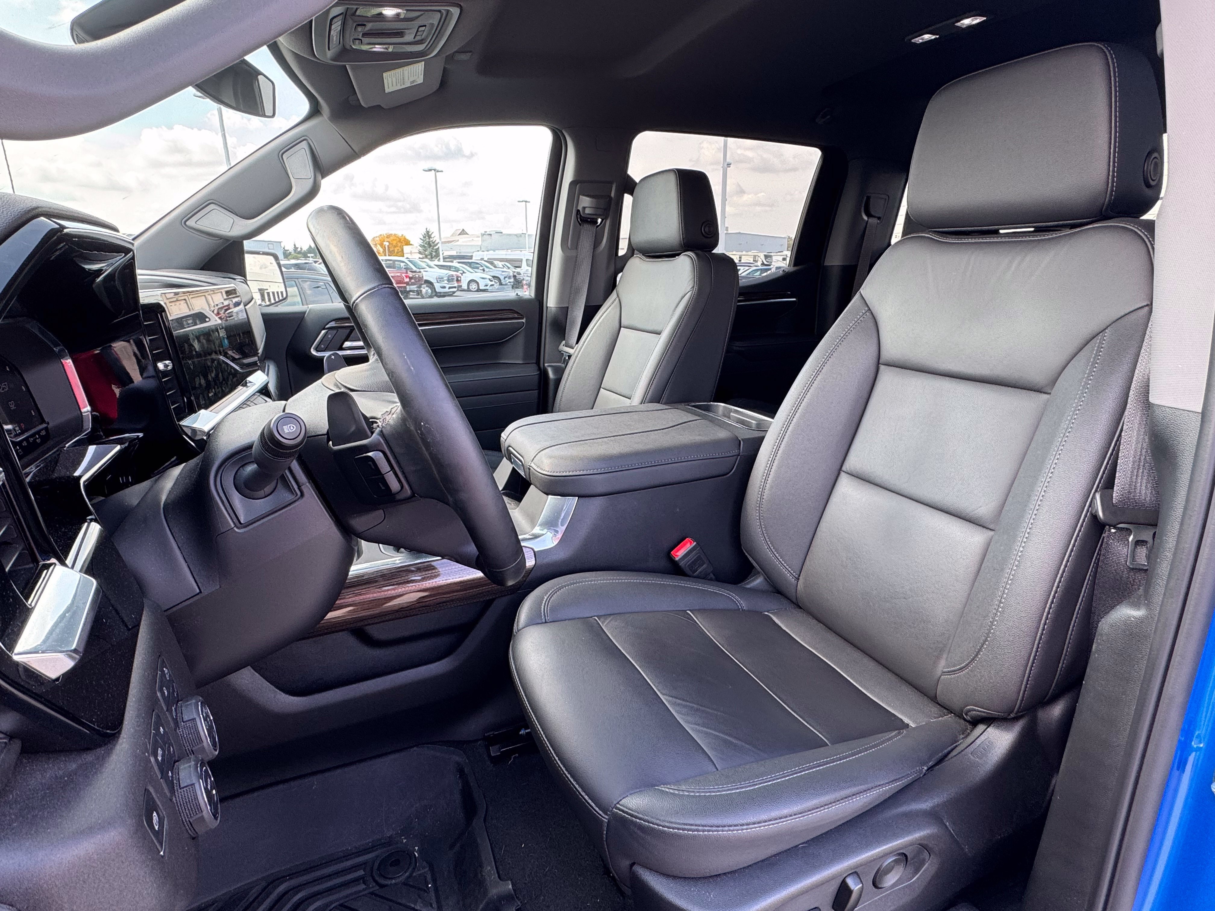 Used 2025 Chevrolet Silverado 1500 RST AWD/4WD image 12
