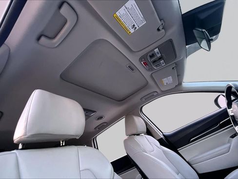 Certified 2025 Kia Telluride S FWD image 14