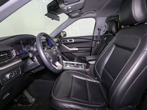 Used 2022 Ford Explorer XLT w/ Equipment Group 202A image 41