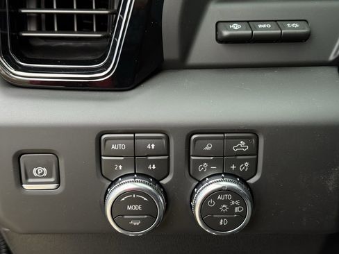 New 2026 GMC Sierra 2500 AT4 w/ AT4 Premium Plus Package image 19