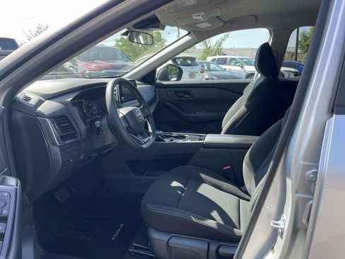 Used 2025 Nissan Rogue S FWD image 15