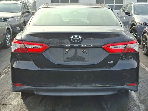 Used 2018 Toyota Camry LE image 4