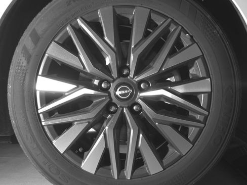 Used 2025 Nissan Altima 2.5 SV image 13