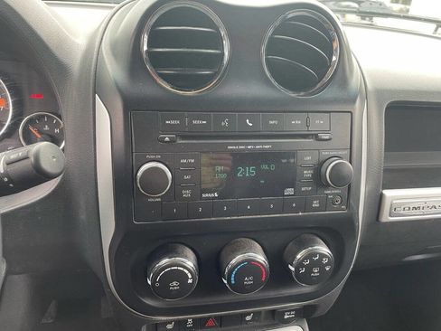 Used 2016 Jeep Compass Latitude image 16