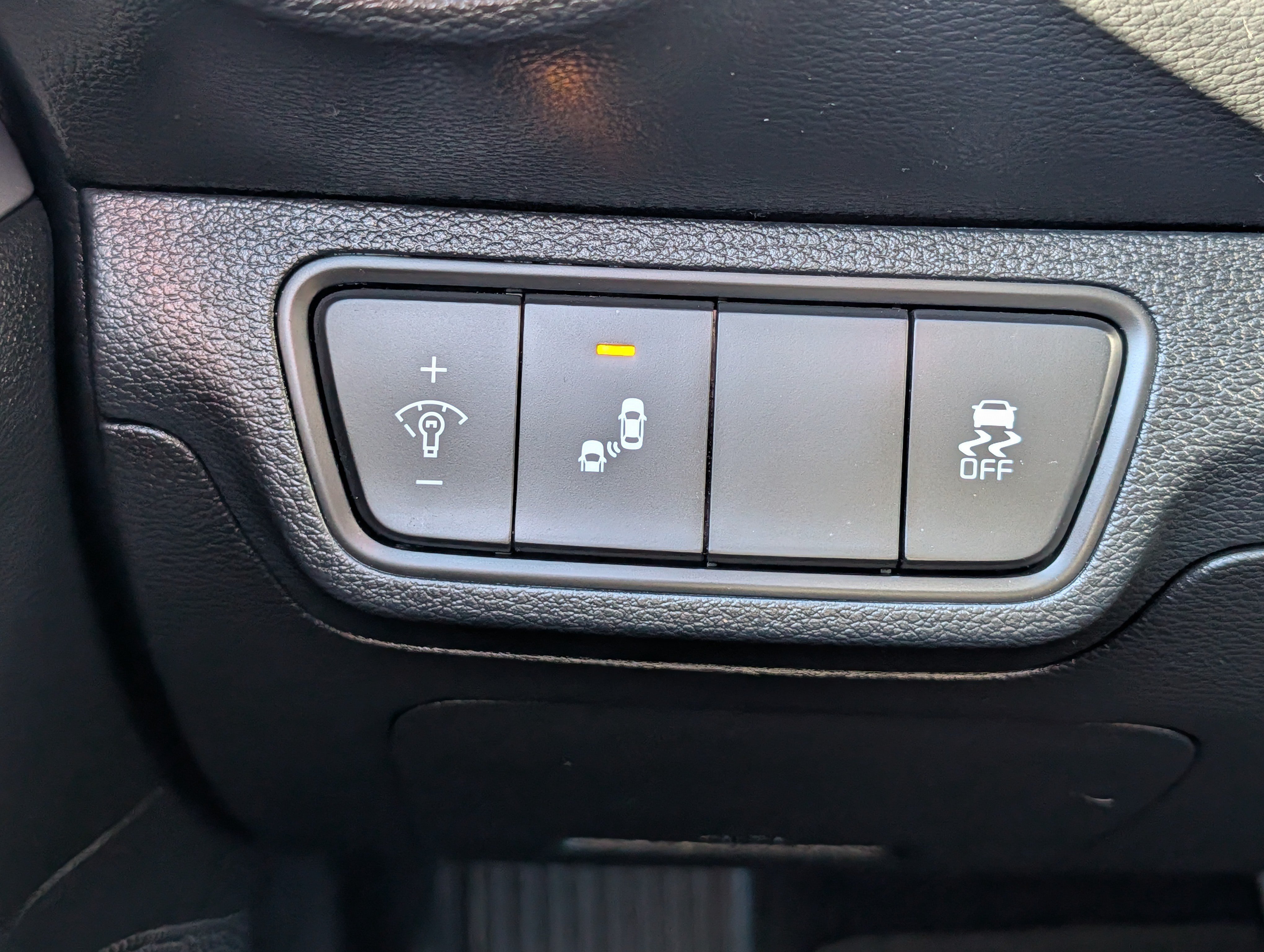 Certified 2024 Kia Forte LXS w/ LXS Technology Package FWD image 26