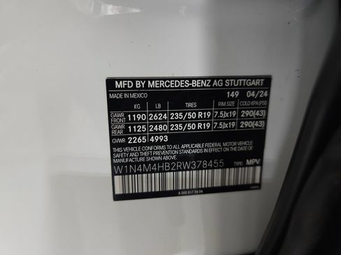 Used 2024 Mercedes-Benz GLB 250 4MATIC image 38