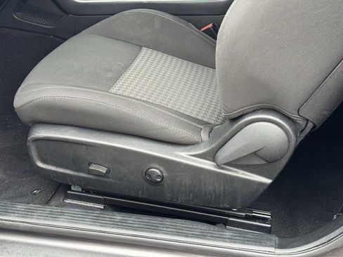 Used 2022 Dodge Challenger GT image 16