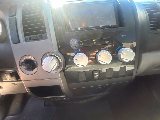 Used 2013 Toyota Tundra 4x4 CrewMax w/ Tow Pkg image 22
