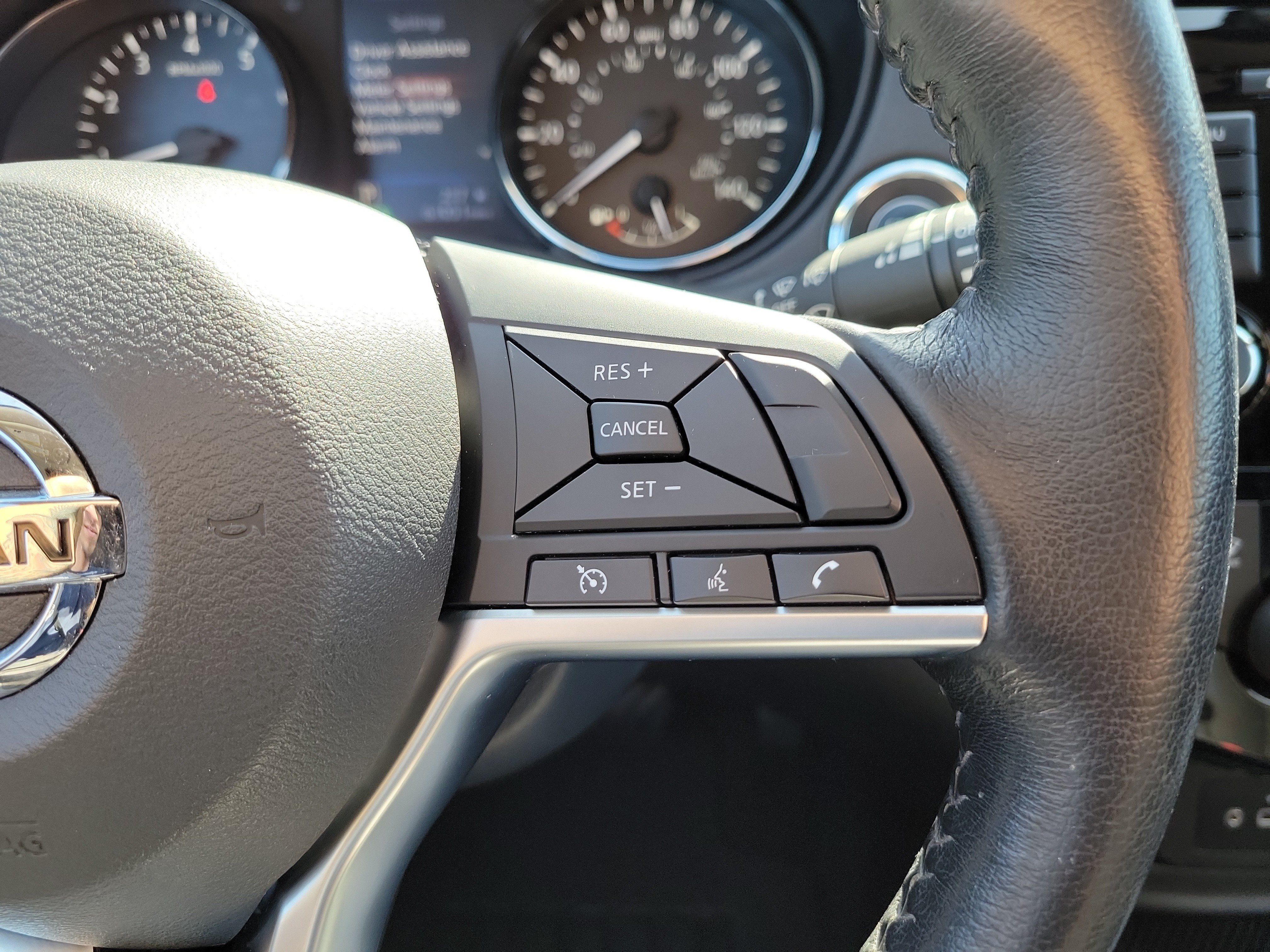 Used 2019 Nissan Rogue SV AWD/4WD image 28