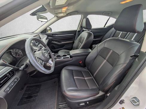 Used 2023 Nissan Altima 2.5 SR FWD image 10