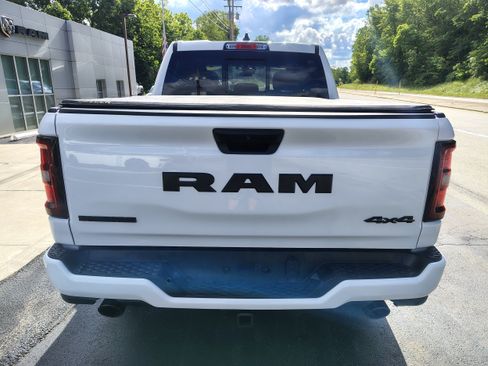 Certified 2025 RAM 1500 Big Horn AWD/4WD image 8