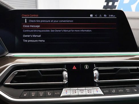 Used 2023 BMW X5 xDrive40i w/ Premium Package AWD/4WD image 23